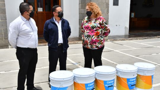 Entrega ayuntamiento de Huamantla pintura a la Iglesia de la Caridad