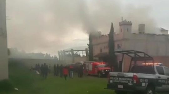 Anexo de Chiautempan se incendió, 16 internos aprovechan para fugarse 