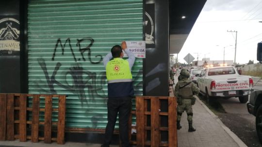 Van contra bares en inmediaciones de UPTx, clausuran 4, incumplían con normas de seguridad