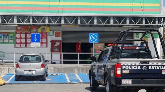 Para asaltar Aurrera en Panzacola encierran a trabajadores en cámara de refrigeración