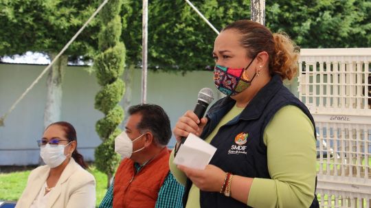 Se benefician más de 100 familias de Huamantla con la entrega de paquetes de aves de traspatio