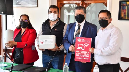 Recibe ayuntamiento de Huamantla más equipos del programa internet para todos