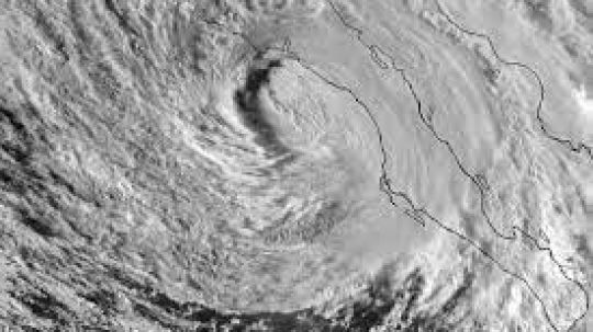 Huracán Kay tocará tierra en Mulegé, BCS, durante la tarde: SMN