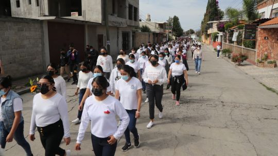 Normalistas marchan para recordar a compañera fallecida en 2001