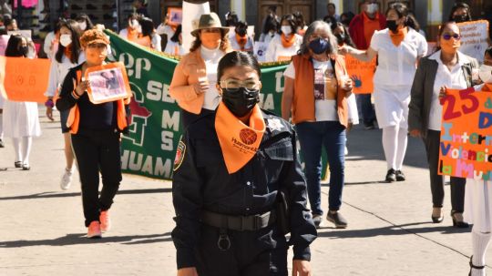 Conmemora ayuntamiento de Huamantla el Día Naranja con una caminata