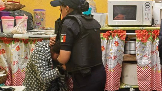 Evita Policía de Chiautempan intento de suicidio de una joven en Tlalcuapan