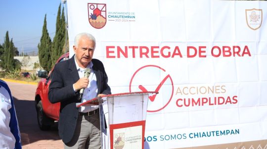 Entrega obras en Cuahuixmatlac presidente de Chiautempan