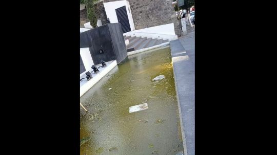Descuidadas y sucias lucen escalinatas de la ciudad capital 