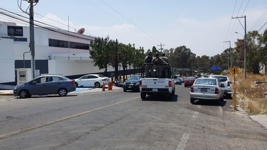 Decomisan armas y droga en Apizaco, Guardia Nacional y Sedena custodian FGR