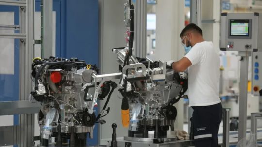 AMLO estima crecimiento económico para México de 4% este año