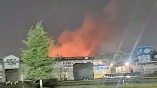 Incendio en Central de Abasto de Toluca deja al menos ocho muertos