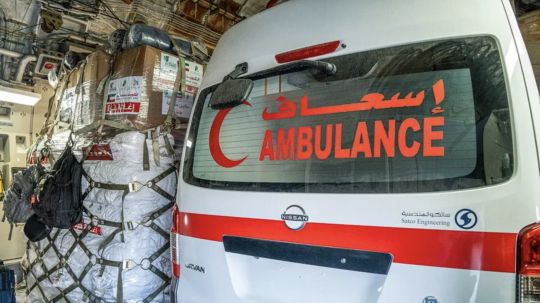 Soldados israelíes detienen ambulancia en Gaza; desnudan a paramédico y muere un paciente: OMS