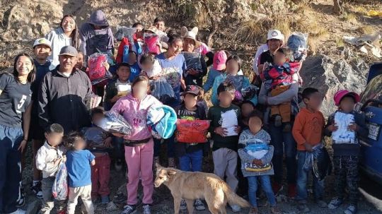 A través del deporte reciben prendas abrigadoras cientos de familias de Huamantla