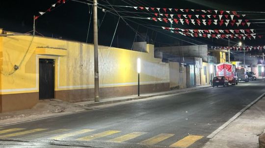 Inicia Ayuntamiento de Huamantla instalación de alumbrado público en calle Abasolo