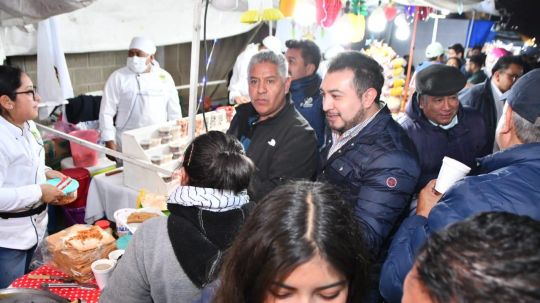 Asiste Salvador Santos Cedillo al primer viernes de muéganos en Huamantla