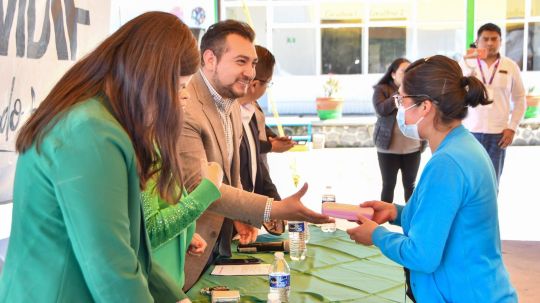 Apoyo a la salud visual con lentes gratuitos por parte del SMDIF Huamantla