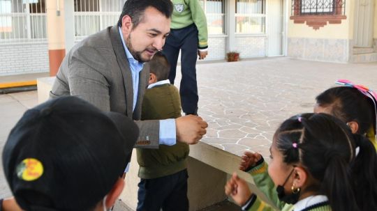 Fortalecemos la educación porque es la mejor herramienta para salir adelante: Salvador Santos Cedillo