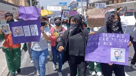 Estudiantes salen a la calle para denunciar presunto acoso en secundaria de Tepetitla