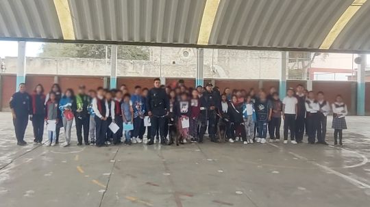 Participan estudiantes de Huamantla en el programa el policía tu amigo