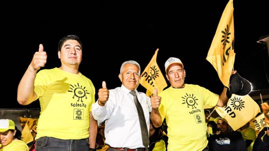 Amas de casa y campesinos de Tetlatlahuca, dan respaldo electoral a Domingo Meneses