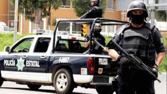 Para la gobernadora de Tlaxcala la vida de un policía vale 250 pesos, reprochan policías