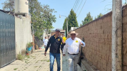 Mario Quixtiano proyecta la instalación de una estancia infantil para mujeres de Mazatecochco