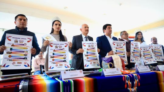 Ayuntamiento de Chiautempan y patronato de feria presentan el cartel oficial de la feria nacional del sarape Santa Ana