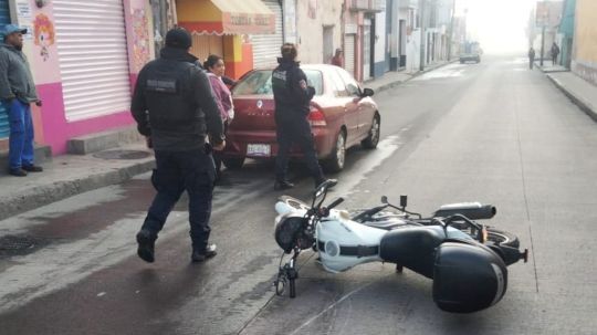 Apoya dirección de seguridad pública de Huamantla en incidente de tránsito en la cabecera municipal