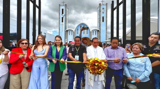 Con alegría y devoción inicia la feria internacional del arte efímero y la dalia Huamantla 2024