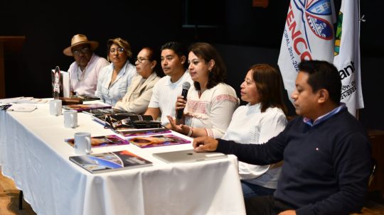 Expone Ixtenco riqueza cultural y gastronómica con dos obras literarias en Huamantla