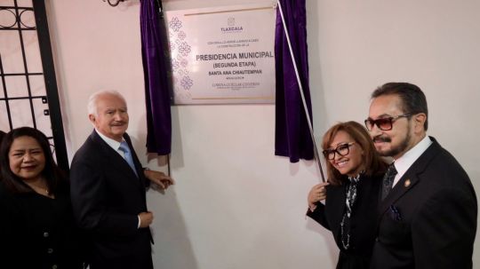 Gobernadora Lorena Cuéllar y el presidente municipal Gustavo Jiménez Romero inauguran la nueva presidencia de Chiautempa