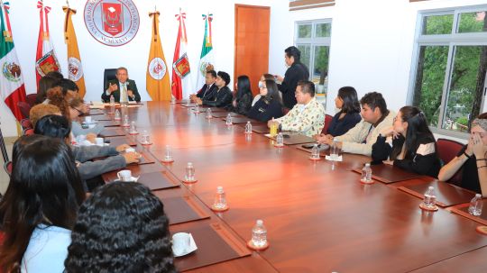 Da Rector bienvenida a estudiantes de intercambio académico a la UATx