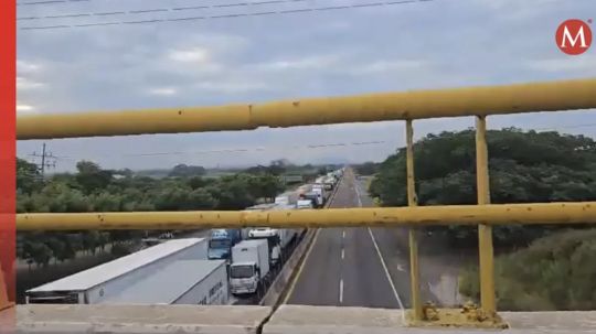 Encuentran 5 cuerpos en la maxipista Mazatlán-Culiacán tras retiro de bloqueo