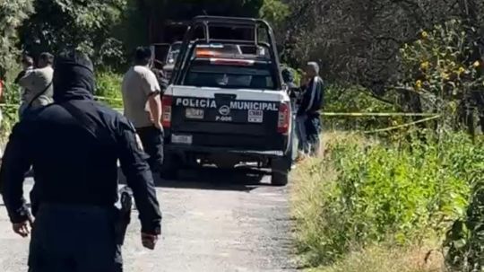 Menor de edad se estrella contra camión cuando viajaba en su moto, muere instantáneamente