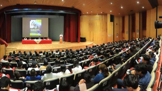 Estudiantes de bachillerato participaron en 1er. Foro sobre inteligencia artificial que organizó Ciencias Básicas UATx