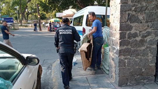 Detenidas las primeras tres personas en el municipio de Tlaxcala por tirar basura en la vía pública