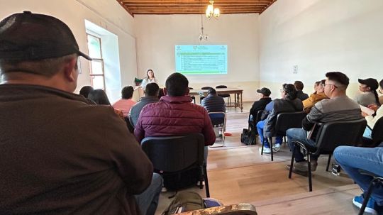 Gobierno municipal de Huamantla ofrece orientación en materia de medio ambiente a presidentes de comunidad