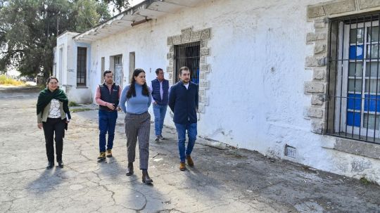 Muestra presidente Salvador Santos Cedillo a la secretaria de cultura del estado potenciales proyectos culturales