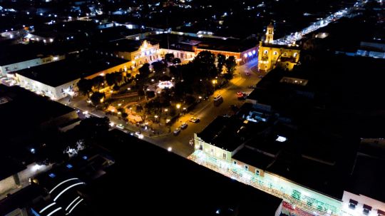 Gobierno municipal reporta ante la CFE zonas sin luz a causa del derribo de poste en accidente