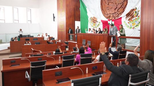 Aprueban distribución de excedentes del primer trimestre a los tres Poderes del Estado