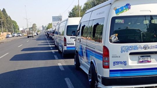 Transportistas, invaden la Vía Corta para protestar en la capital, reclaman aumento de infracciones e incumplimiento