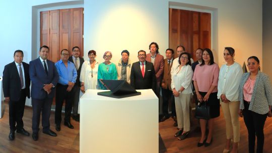 Visita Rector de la UATx exposición del escultor Jesús Mayagoitia en el MAT