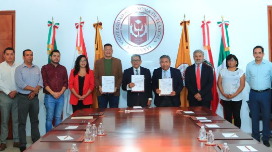 UATx y Ayuntamiento de Nanacamilpa firman convenio de colaboración para proteger zona de luciérnagas