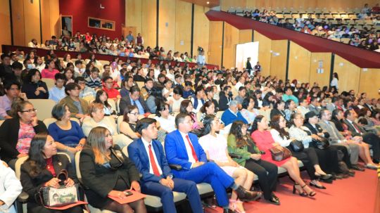 Entrega Rector de la UATx reconocimientos por identidad y práctica de valores universitarios a estudiantes
