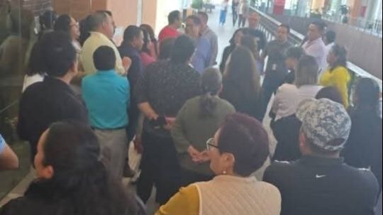 Crecen voces que piden salida de Karina Erazo del 7 de mayo