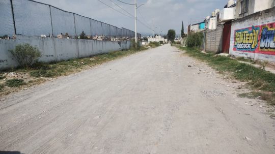 Gobierno municipal retira residuos sólidos esparcidos de forma irregular en la colonia Emiliano Zapata