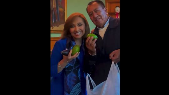 Lorena prioriza videos para presumir regalo de aguacates y olvida reclamos ciudadanos