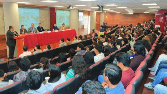 UATx abre la discusión a temas que impactan en la crisis civilizatoria