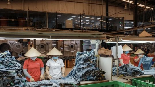 Trump quiere que se vuelvan a fabricar productos en EU, ¿es posible?