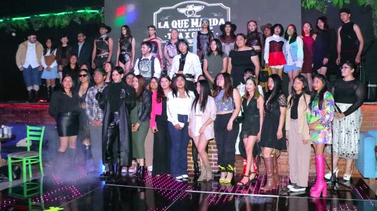 Innovación y conocimiento plasman estudiantes de Diseño Textil UATx en la Western Glam 2025